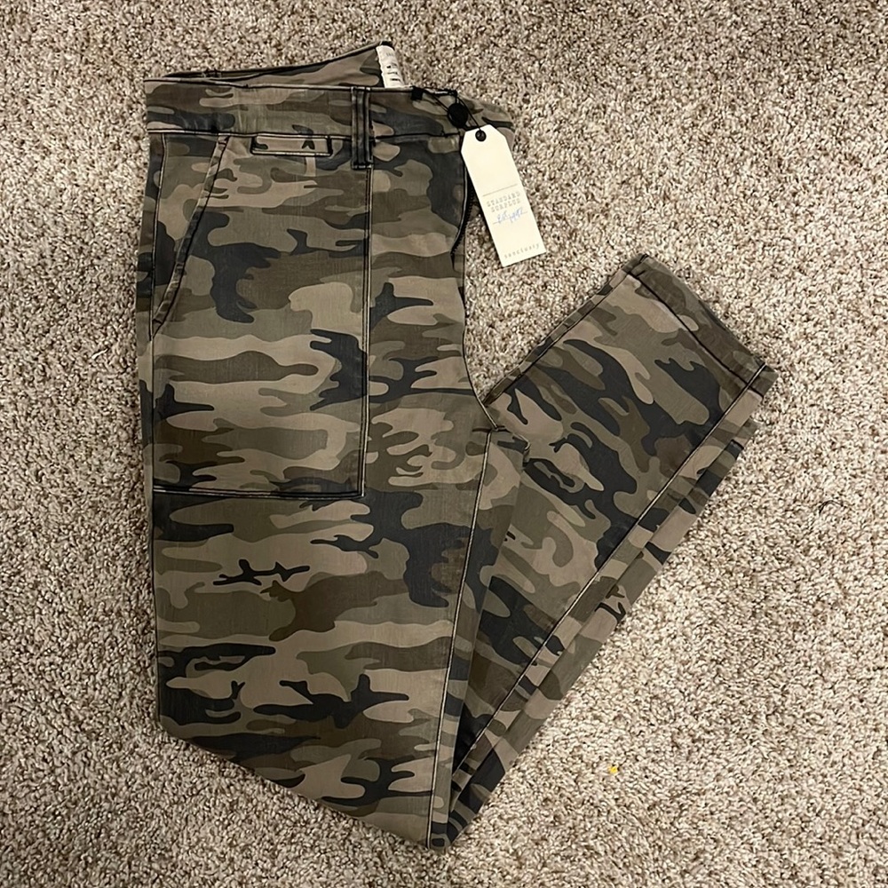 Brand New Camo stretchy jeans
